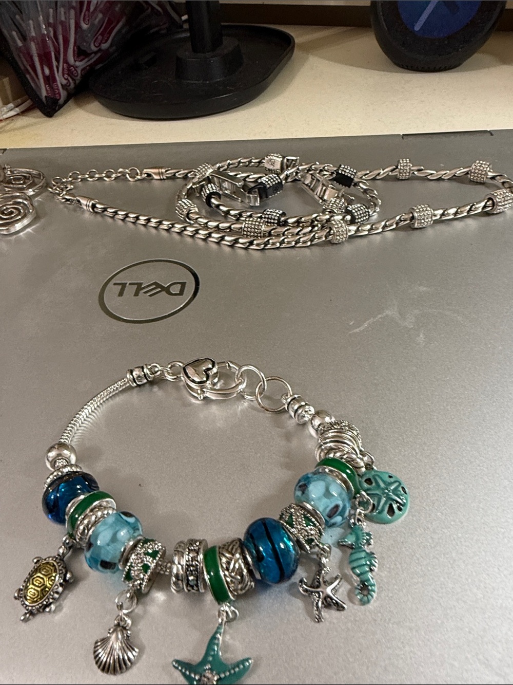 Beautiful nautical charm bracelet. Never worn - Picture 6 of 7